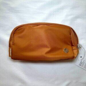 Lululemon Everywhere belt bag Caramel Color & New With Tags